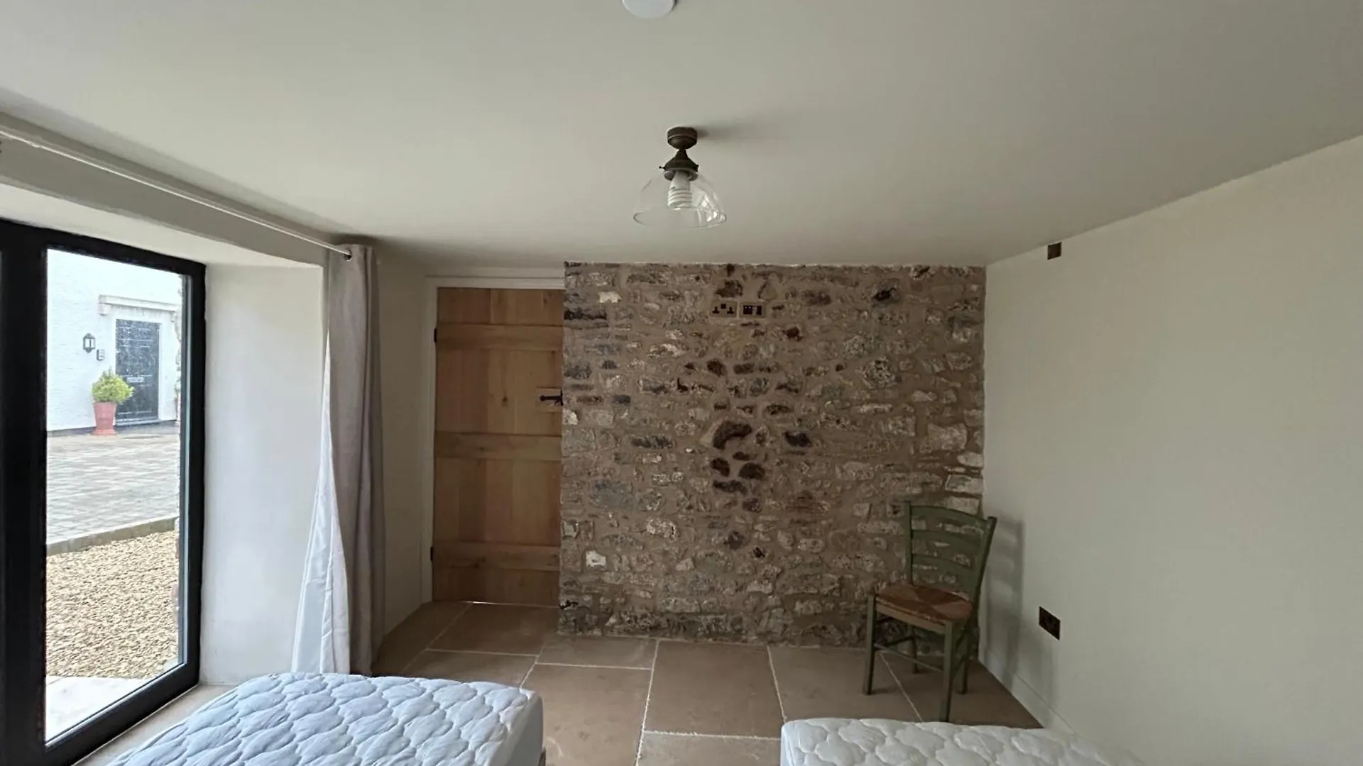 1 Cruck Cottage Cowbridge