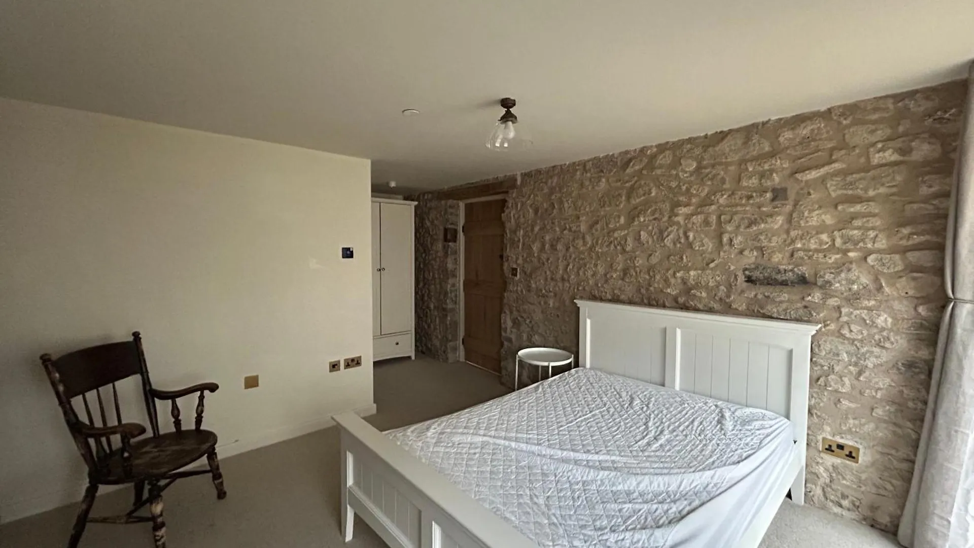 1 Cruck Cottage Cowbridge Apartment