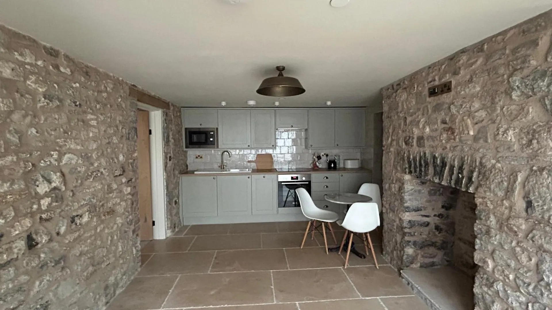 Apartment 1 Cruck Cottage Cowbridge